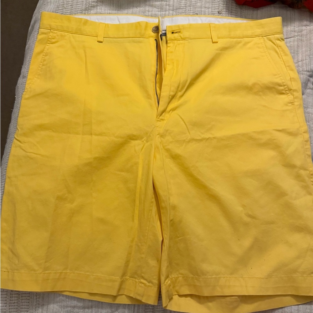 Roundtree & Yorke Yellow Men’s Flat Front Shorts